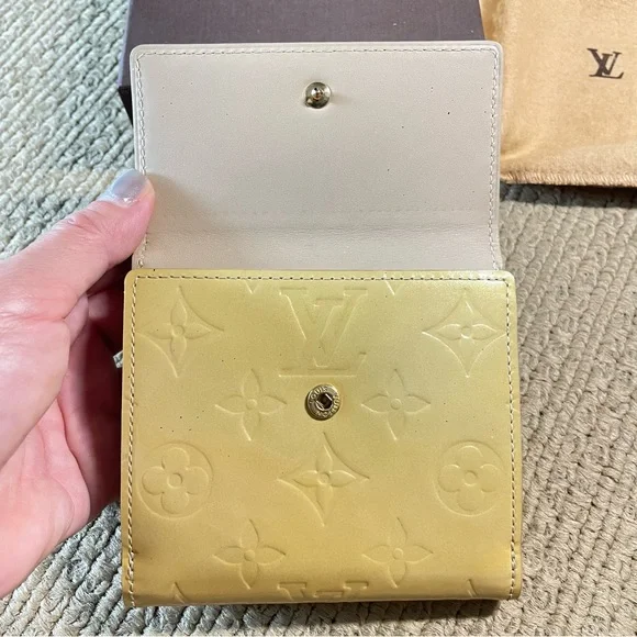 Louis Vuitton Porte Monnaie Bi-fold Wallet M91167 Monogram Vernis Beige